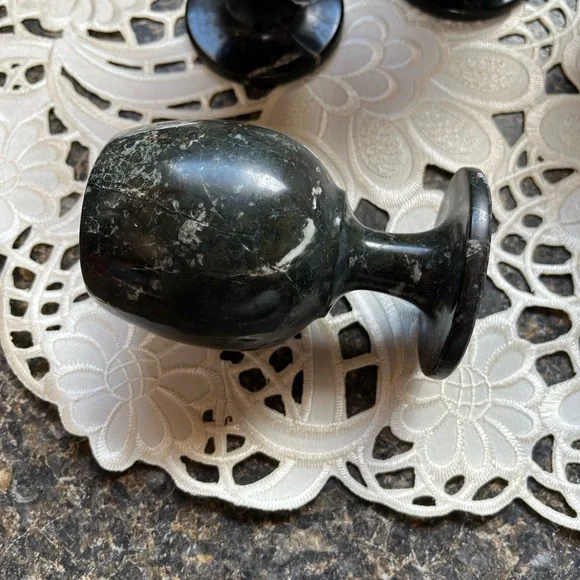 Elegant Black Marble Goblet Set - Picture 5 of 6